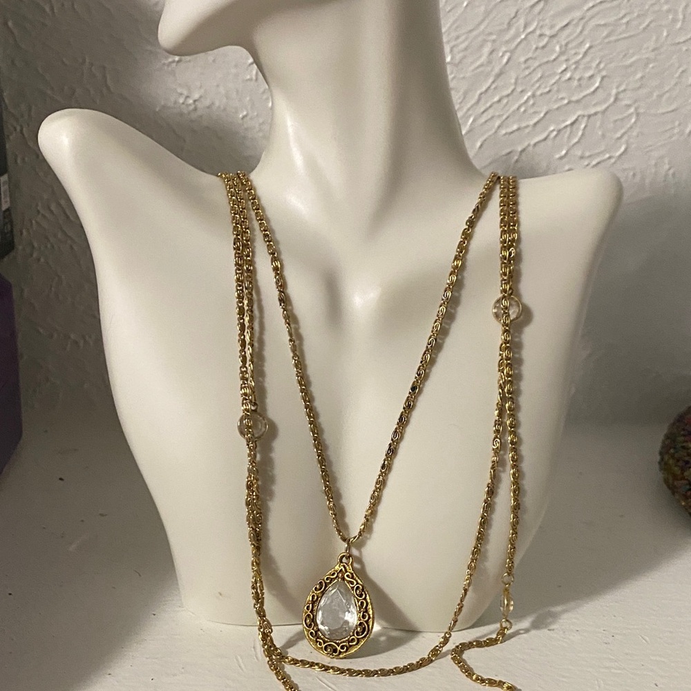 Vintage Goldette Elegant Gold Necklace with Crystal Pendant’s. 14in adjustable